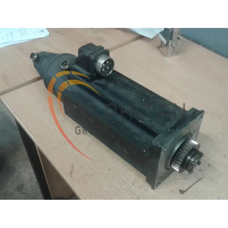 MOTEUR INDRAMAT MAC093C-0-DS-4-C 130-A-0 DI517LV MOTEUR INDRAMAT MAC093C-0-DS-4-C 130-A-0 DI517LV