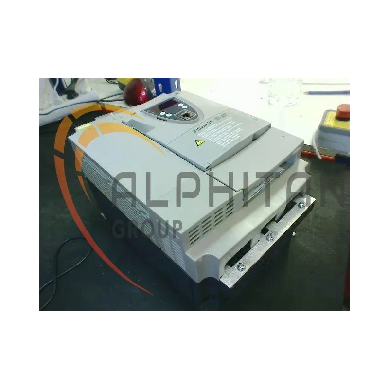 Variateur TELEMECANIQUE ATV 71HD11 N4