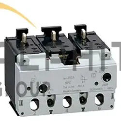 Siemens 3VL9320-7DC30 Leistungsschalter- mit Anschlussschalter 3VL3725-2AA36-0AA0